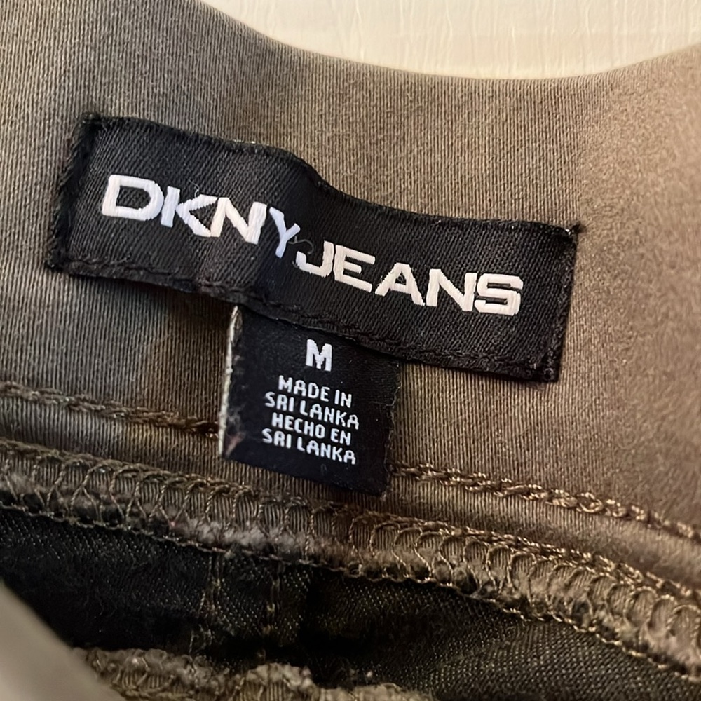 DKNY Jeans Shorts - Picture 3 of 3